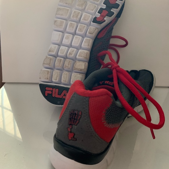 Boys Fila Skeleton-Toe Tennis Shoes - Picture 3 of 4